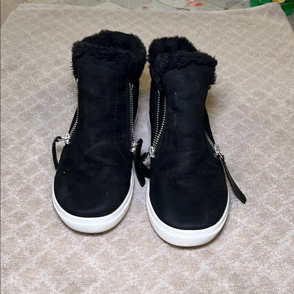 Black Fur-Lined Women's Sneakers